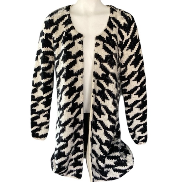 Bar III Sweaters - Bar III L Shacket Sweater Jacket black white pockets size LARGE